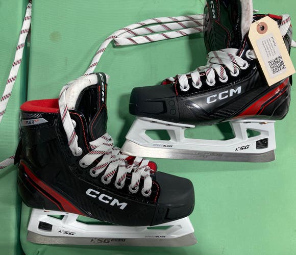 Used Junior CCM Extreme Flex E6.5 Hockey Goalie Skates Regular Width Size 3