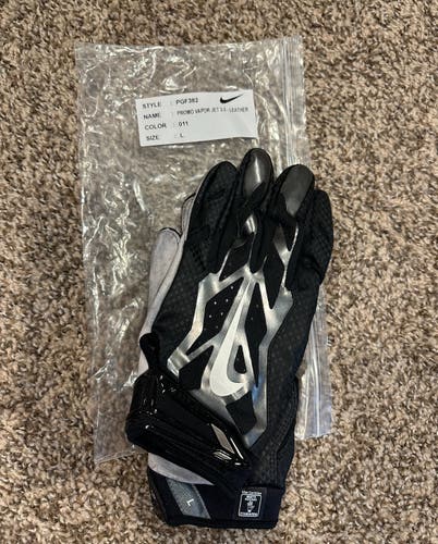 Nike vapor jet receiving gloves. Large  ( 8 Pairs)
