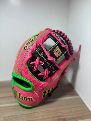 New 11.5" A2000 Baseball Glove Pink