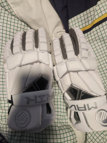 Used Maverik Max Lacrosse Gloves Extra Large