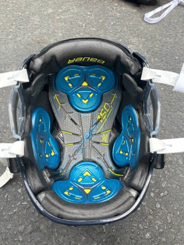 Used Small Bauer Re-Akt 150 Helmet