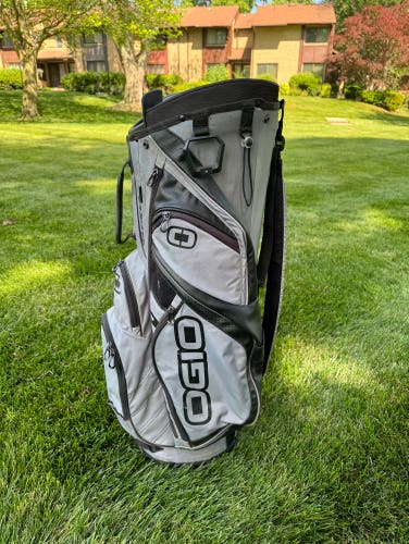 Oigo Silencer 15 Wag Cart Golf Bag