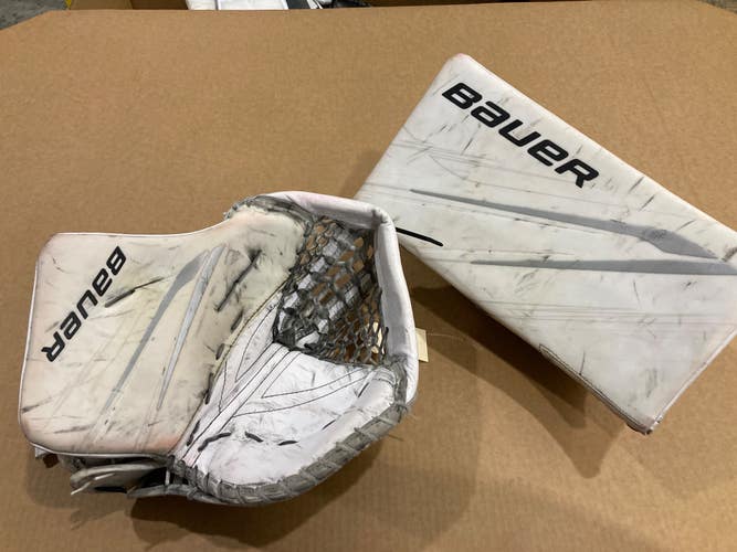 White Used Senior Bauer Hyperlite 2 Goalie Gloves & Blockers Regular