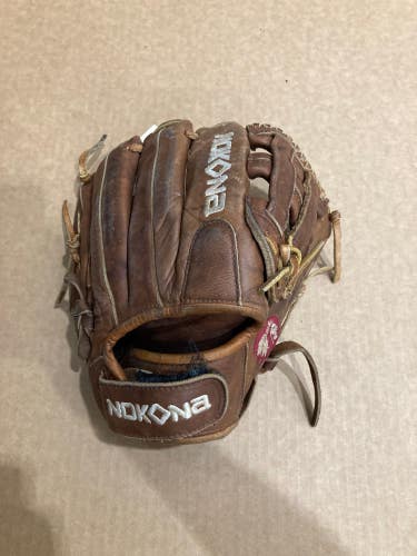Used Nokona W-1200 Right Hand Throw Infield Baseball Glove 12"