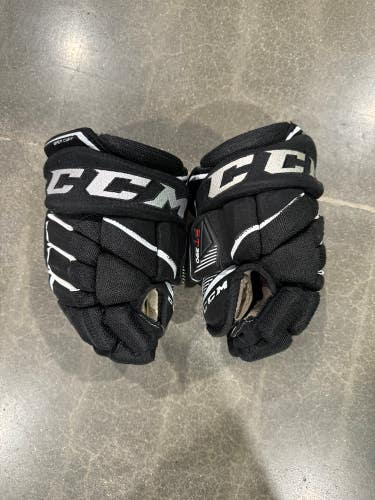 Black Used Youth CCM JetSpeed FT390 Gloves 11"