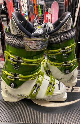 Rossignol Squad Carbon Used Men's Ski Boots 26 2.5 260 265 downhill