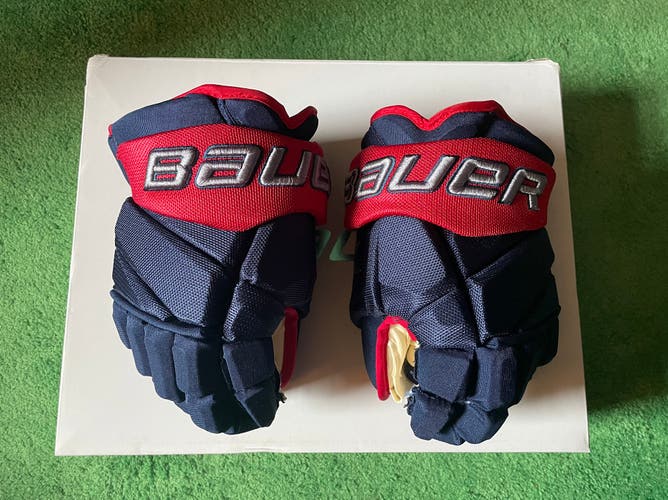 CBJ Bauer 2x Gloves 14 & Warrior shell Med Pro Stock