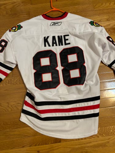 Patrick Kane Reebok hockey jersey