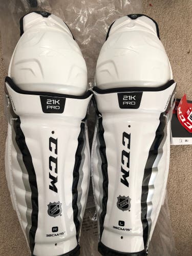 Listing For @MP3 CCM 21k Pro & CCM Tacks Pro Shin Pads 15”