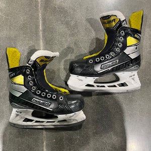 Used Intermediate Bauer Supreme S37 Hockey Skates Regular Width Size 4