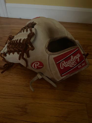 Rawlings Left Hand Throw Infield/Pitcher Heart of the Hide Baseball Glove 11.75"