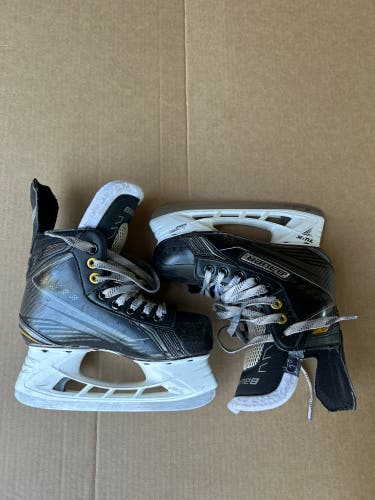 Size 1 Supreme 160 Hockey Skates