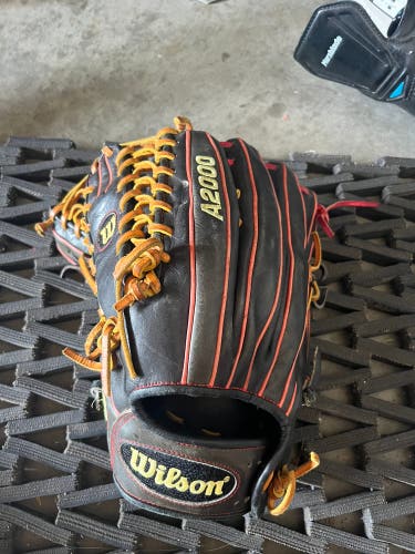 Used  Outfield 12.75" A2000 Baseball Glove