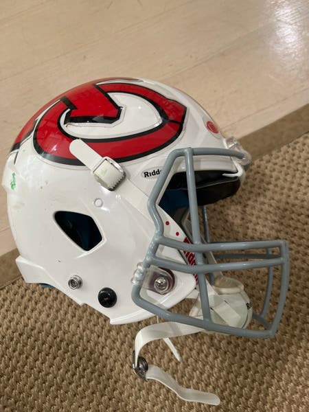 Riddell Victor 1 youth football helmet S/M | SidelineSwap | Buy and Sell on  SidelineSwap