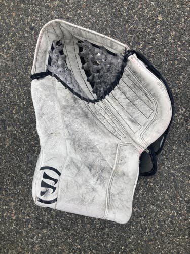 White Used Junior Warrior Ritual GT2 Goalie Regular Glove