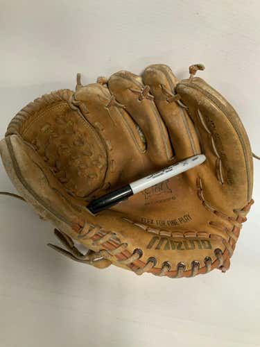 Used Mizuno Crest 11 1 2" Fielders Gloves