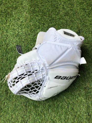 White Used Senior Bauer GSX Goalie Glove Regular