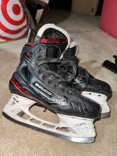 Used Junior Bauer Regular Width Size 2.5 Vapor 2X Hockey Skates
