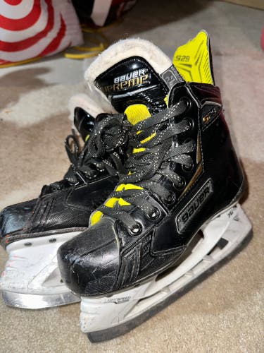 Used Bauer Size 1.5 Supreme S29 Hockey Skates
