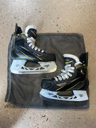 Used Junior CCM Tacks 3092 Hockey Skates Regular Width Size 2.5