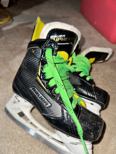 Used Junior Bauer Size 1.5 Supreme S27 Hockey Skates