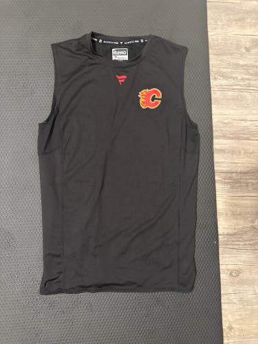 Calgary Flames Muscle Shirt Size Large