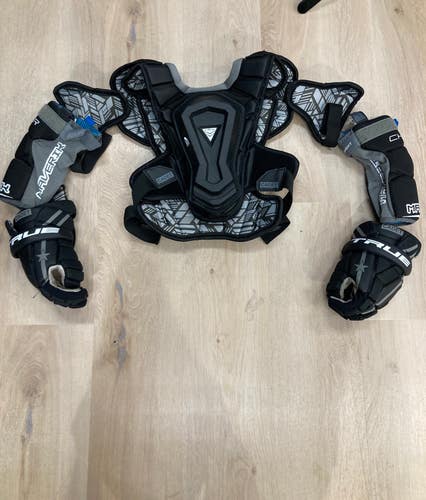 Used Medium Youth True Temper Shoulder Pads, Elbow Pads, and Gloves