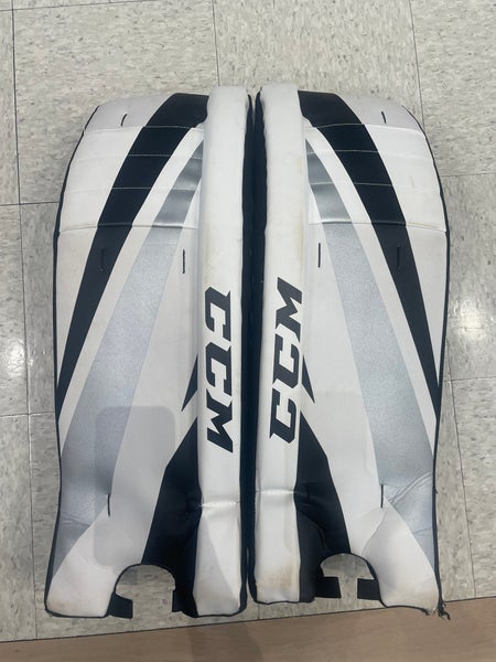 Used CCM FLEURY STREET HOCKEY GOALIE LEG PADS 28 INCH - INTERMEDIATE