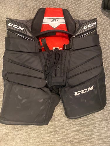 Used Intermediate Small CCM  e2.9 Hockey Goalie Pants