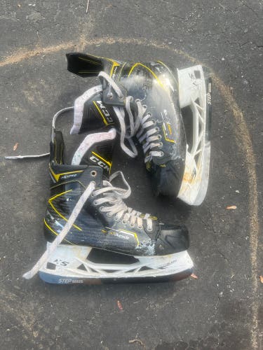Used Senior CCM Regular Width   10 Super Tacks AS3 Pro Hockey Skates