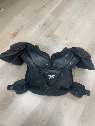 Used Large Youth Xenith Flyte Shoulder Pads