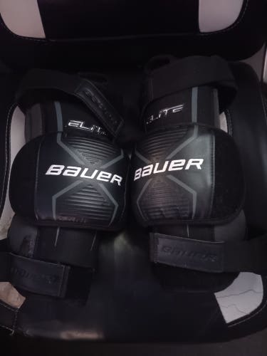 Used Bauer Elite knee pads