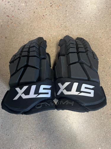 Used Senior STX HALO Gloves 15"