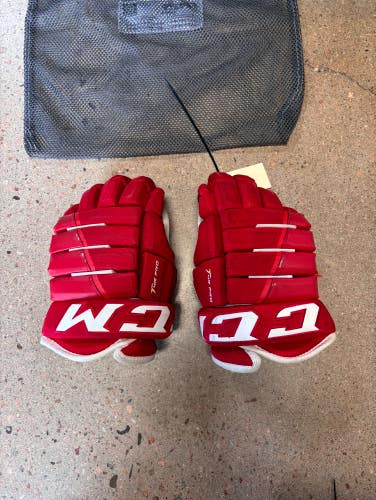 Red Used Senior CCM Tacks 4 Roll Pro Gloves 13"