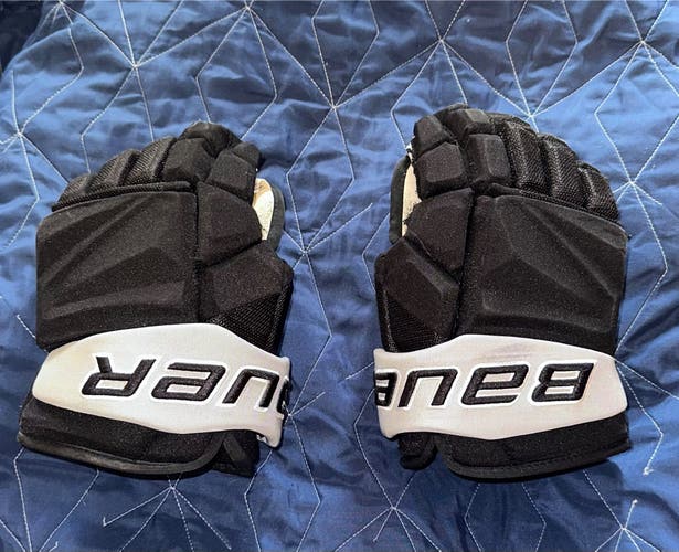 Los Angeles Kings Bauer 14" Vapor Hyperlite Gloves