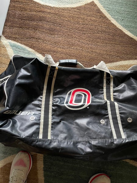 Neb. Omaha Hockey Travel Players Bag