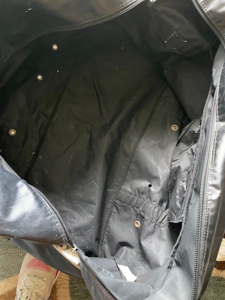 Neb. Omaha Hockey Travel Players Bag
