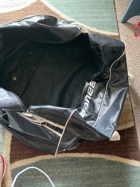 Neb. Omaha Hockey Travel Players Bag