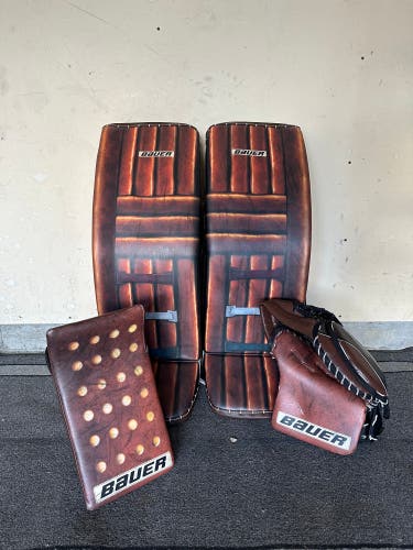 Used  Bauer Regular Pro Stock Hyperlite 2 Goalie Full Set