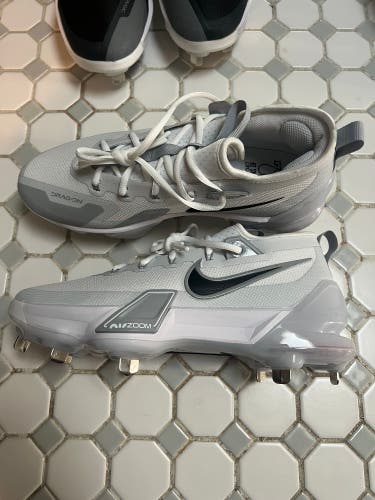 White New Men's Low Top Metal Force Zoom Trout 9 Elite