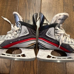 Used Junior Bauer Regular Width  Size 2 Vapor 1X 2.0 Hockey Skates