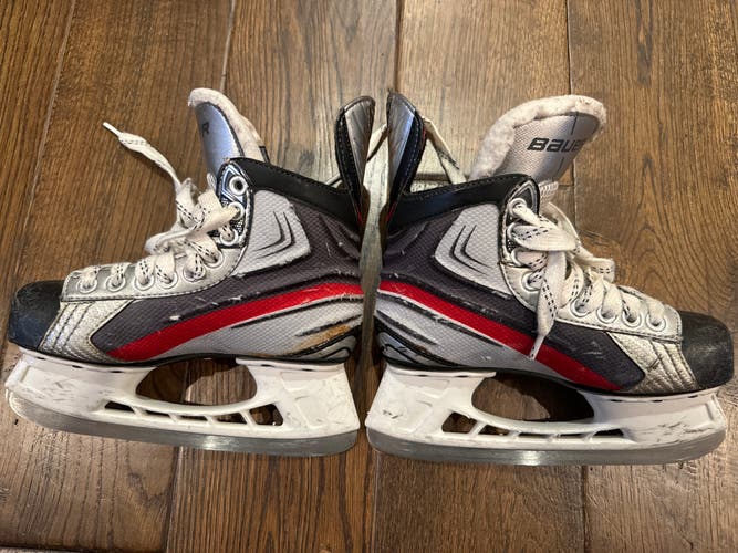 Used Junior Bauer Regular Width  Size 2 Vapor 1X 2.0 Hockey Skates