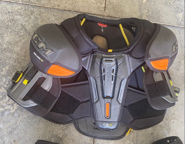 Used Large Senior CCM Tacks AS-V Pro Shoulder Pads
