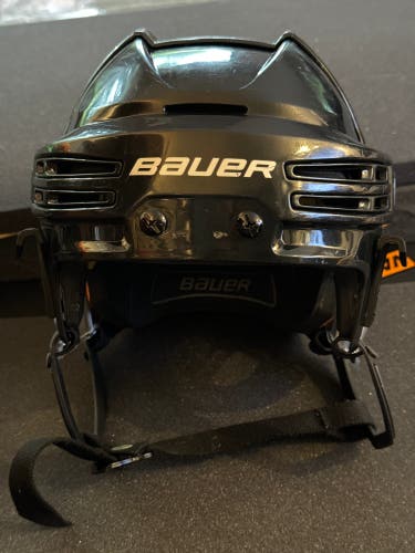 Bauer Re Akt 75s hockey helmet