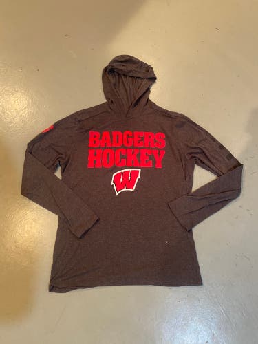 BUNDLE WITH HAT Pro Stock Wisconsin Badger Under Armour Medium Long sleeve hoodie