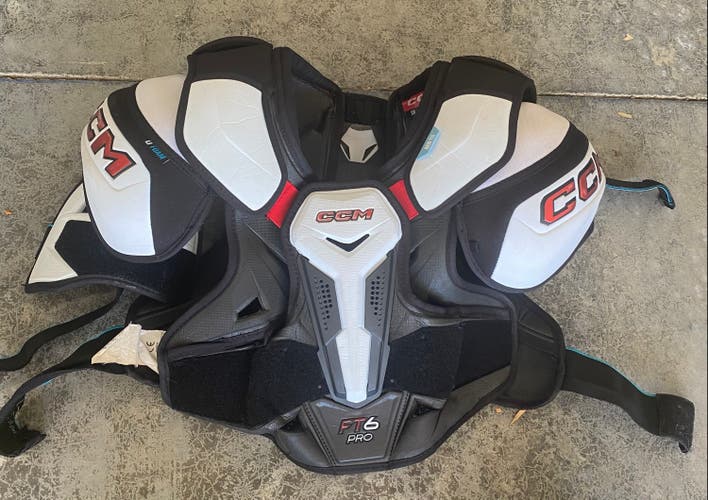 Used Medium Senior CCM FT6 Pro Shoulder Pads