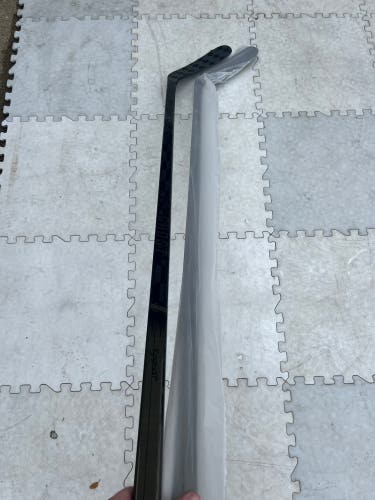 New 2 pack CCM FT Ghost Right Handed P29 75 Flex hockey stick