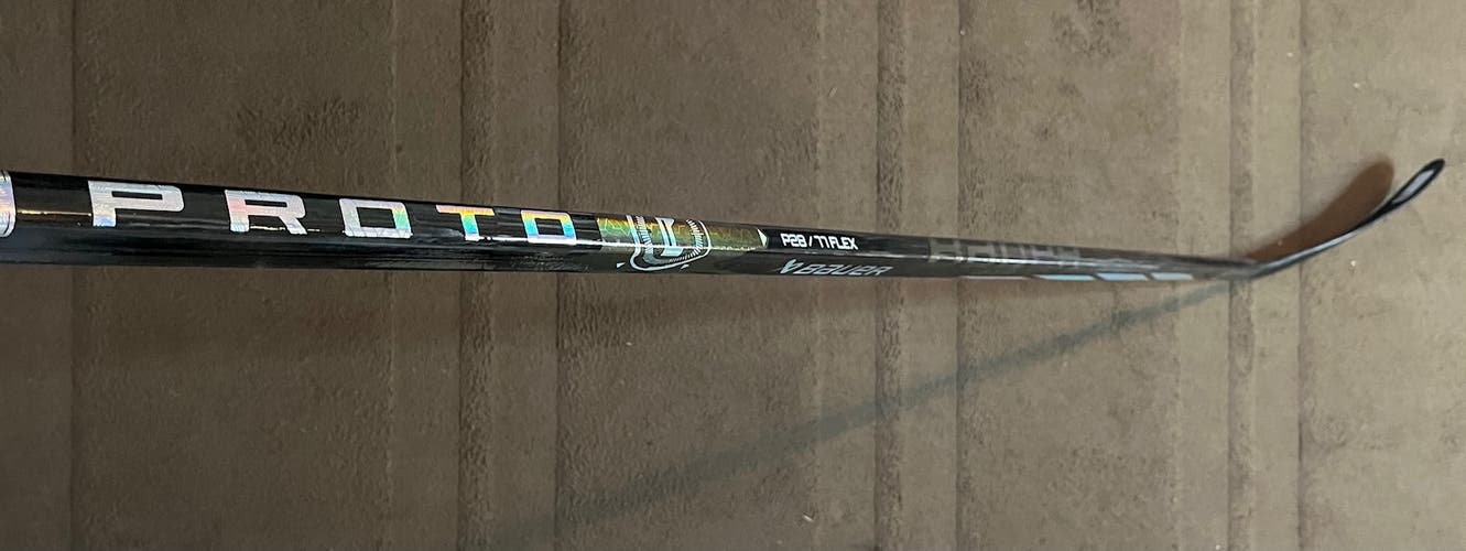 New Senior Bauer Proto-R Right Handed Hockey Stick P28 77 flex