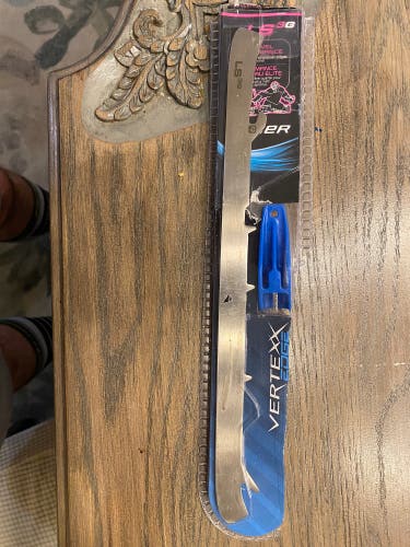 Bauer LS3G goalie skate steel