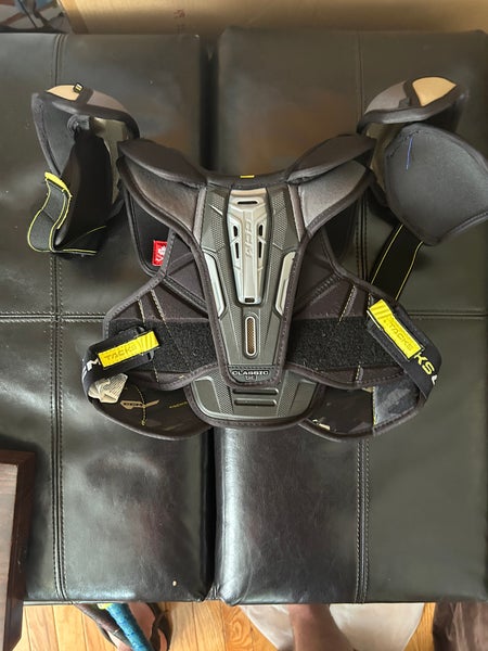 CCM Tacks Classic SE Small Shoulder Pads